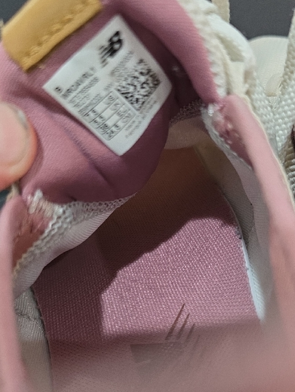 New Balance Fresh Foam ROAV Women's Cream & Pink Running Shoes Size 7.5 - Picture 10 of 11